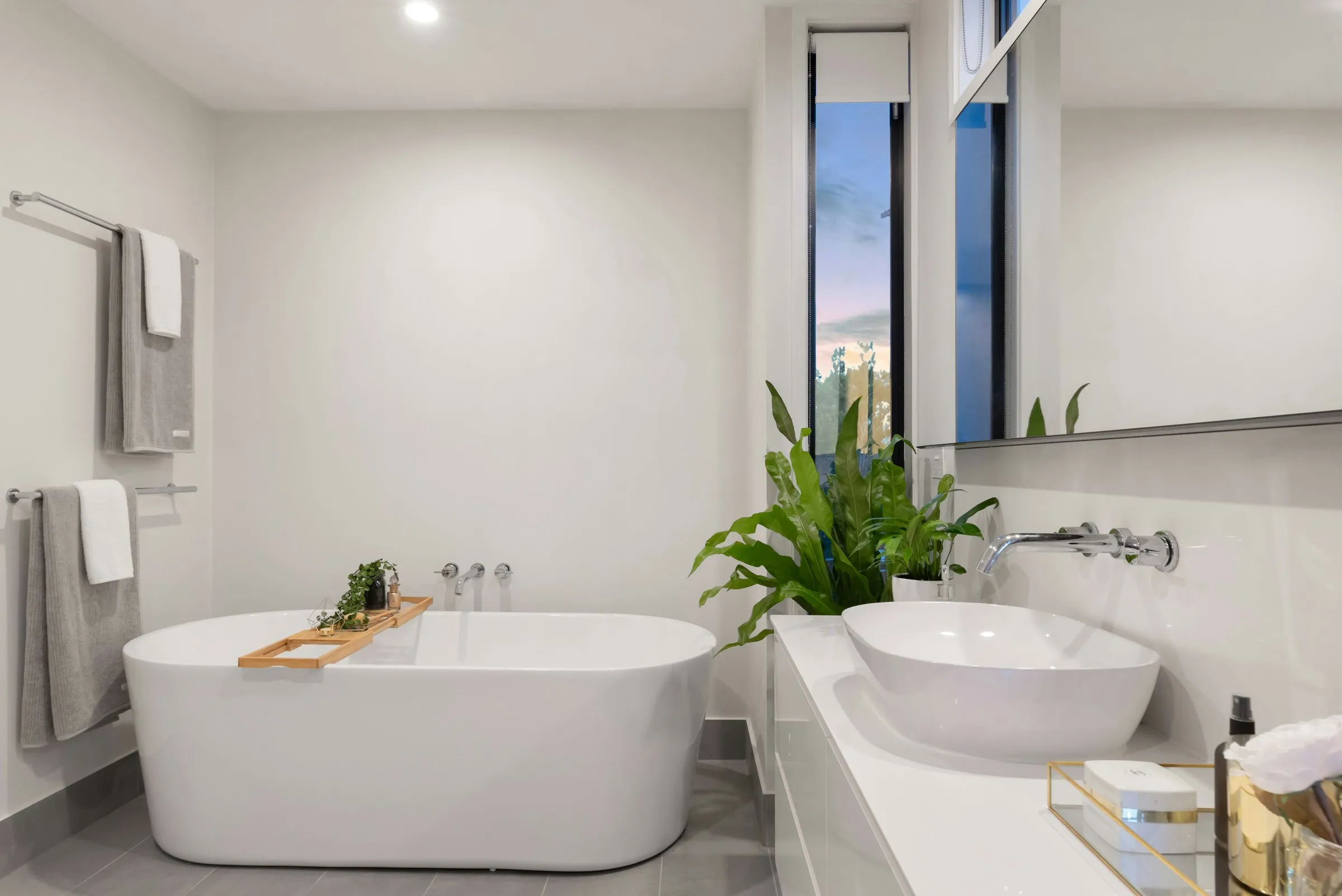 Bright, spotless modern bathroom — the result of an Omni Shine deep clean